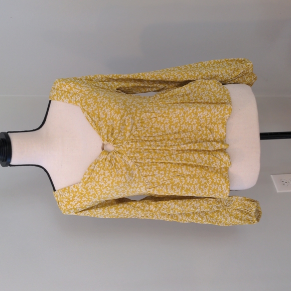 American Eagle Outfitters Tops - American Eagle floral top